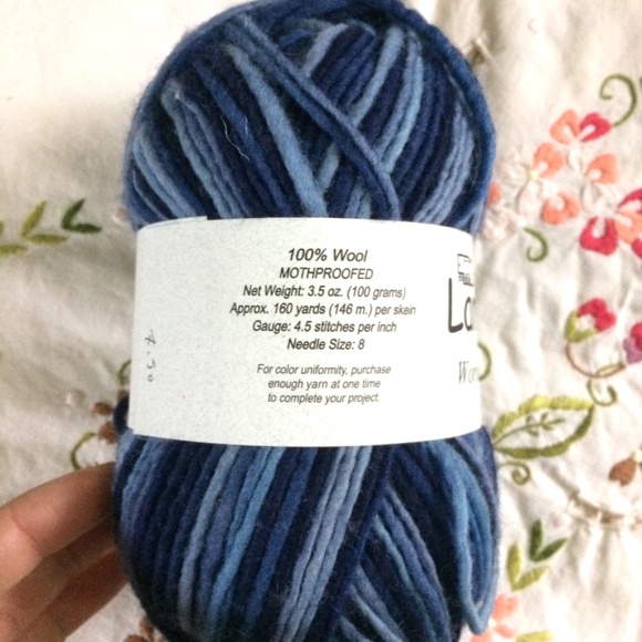 Lanaloft LL79W Worsted Weight Dyelot 028 Wool Blue Cascade Yarn Skein 160 yards - Picture 4 of 5